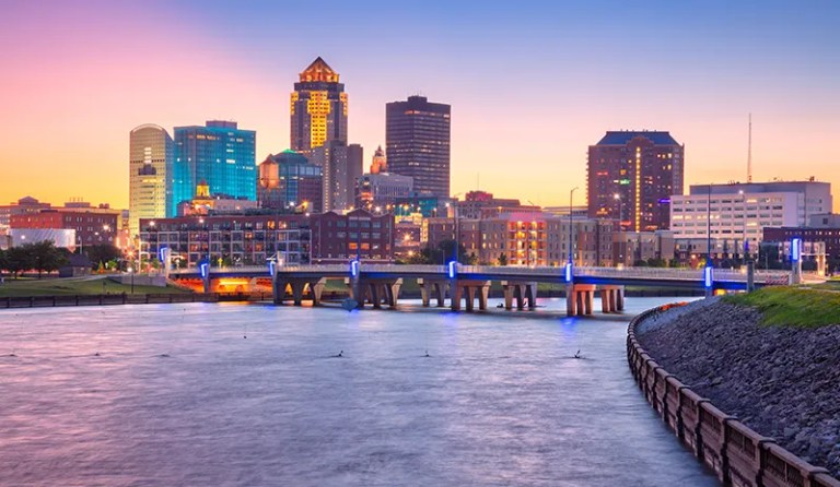 skyline of Des Moines Iowa